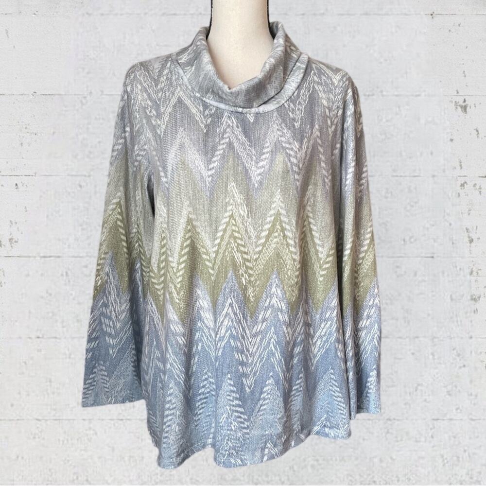 Chico’s Luxe Chevron Printed Cowl Neck Top Size Large - Picture 4 of 12